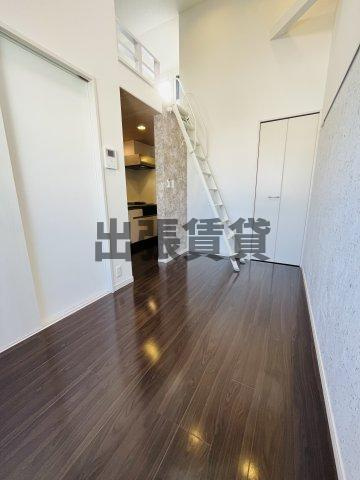 仲介手数料0円！ブランノワール本陣　S棟の居間・リビング