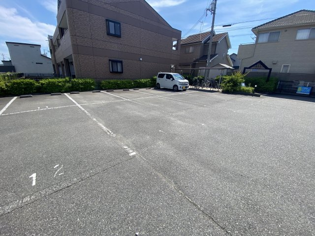 サンシャイン２号館の駐車場