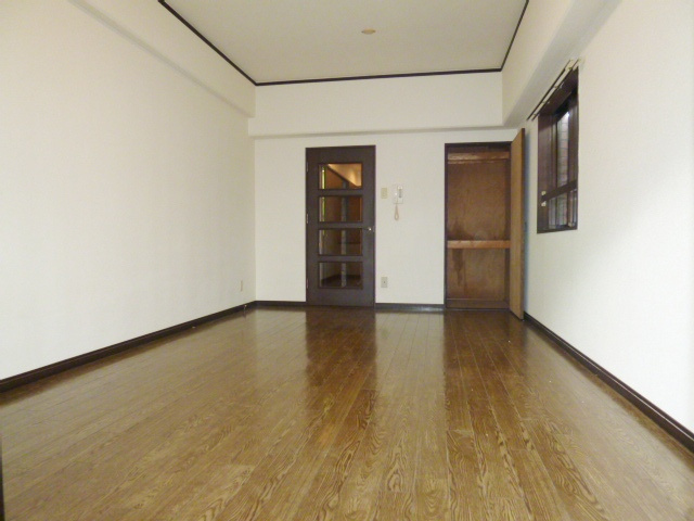 ローズガーデンⅠ【キャッシュバック対象物件】の居間・リビング