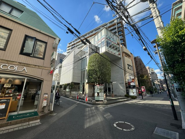 URAWAポラムビルディングの外観