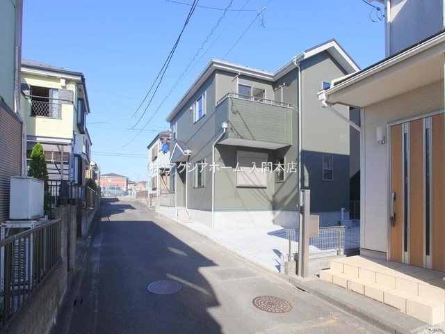 入間市南峯・全2棟　新築未入居一戸建て　1号棟の前面道路含む現地写真|2024年11月24日撮影