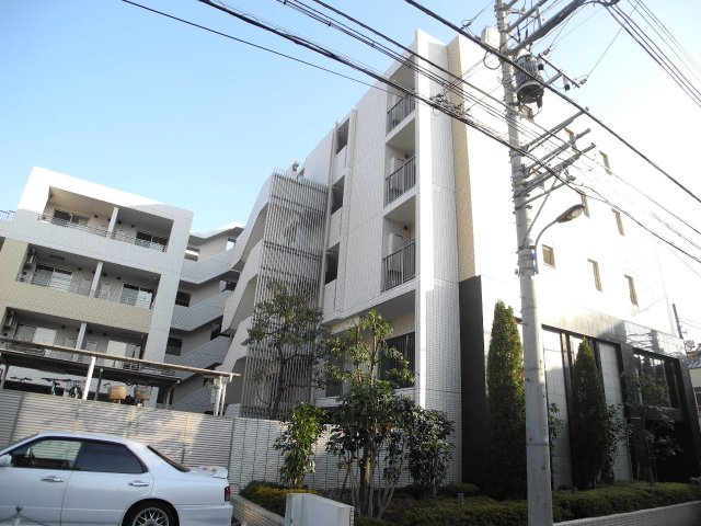 プレジール新宿大久保の外観