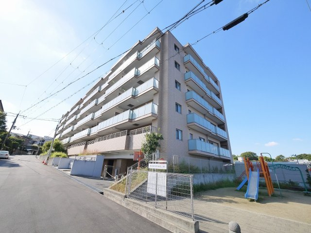 サンメゾン奈良鳥見町エルドの外観