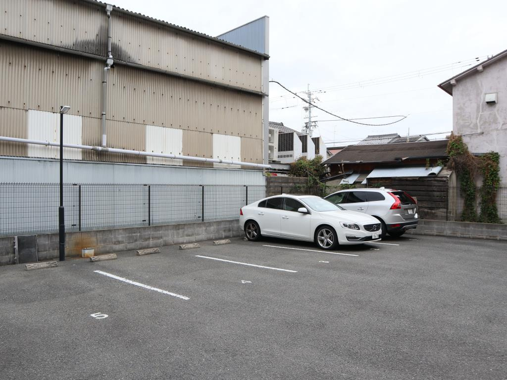 ルシェロ・ノルテの駐車場