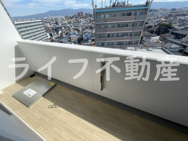ムーンヒルズ大阪のバルコニー|お洗濯にも便利なバルコニー付き