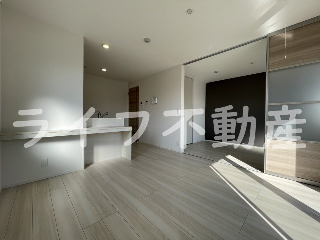 Vier Casa Aの居間・リビング|こちらの居間で趣味の時間をお楽しみください