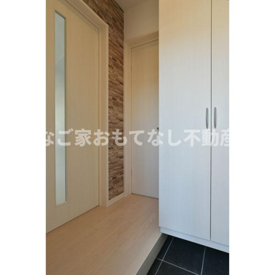 【玄関】 | アーバンセレクト柏原 | 同タイプ写真