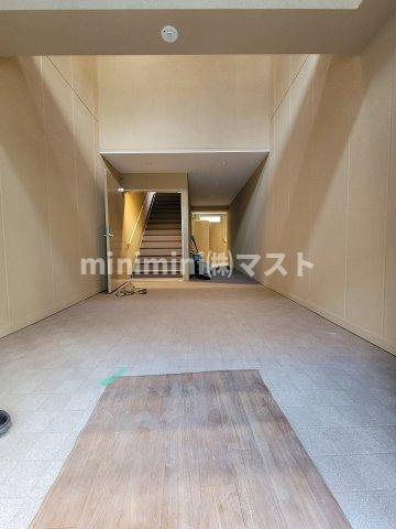 大阪市此花区春日出北１丁目の賃貸マンションのロビー