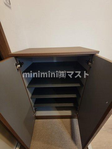 大阪市此花区春日出北１丁目の賃貸マンションの収納