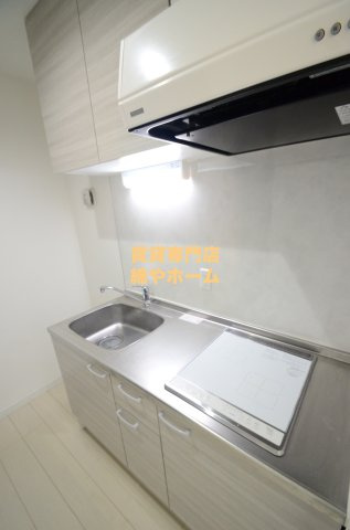 大阪市西成区千本中２丁目のアパートのキッチン|コンパクトなキッチンで掃除もラクラク