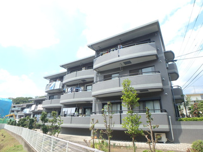 ★オートロック付・鉄筋コンクリート造３階建マンション★