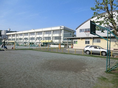 横須賀市立大楠小学校まで650ｍ