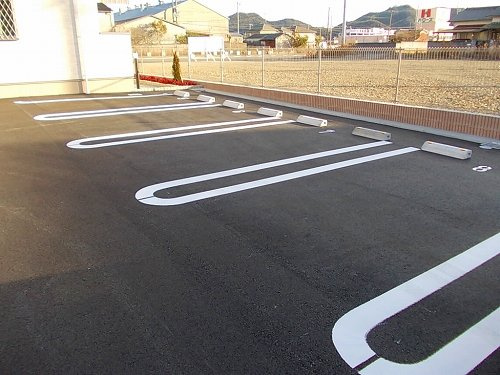ソレイユ東姫路の駐車場