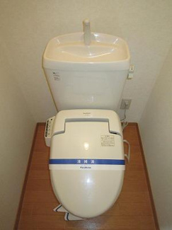 【トイレ】 | エゼ・サントゥール | トイレ