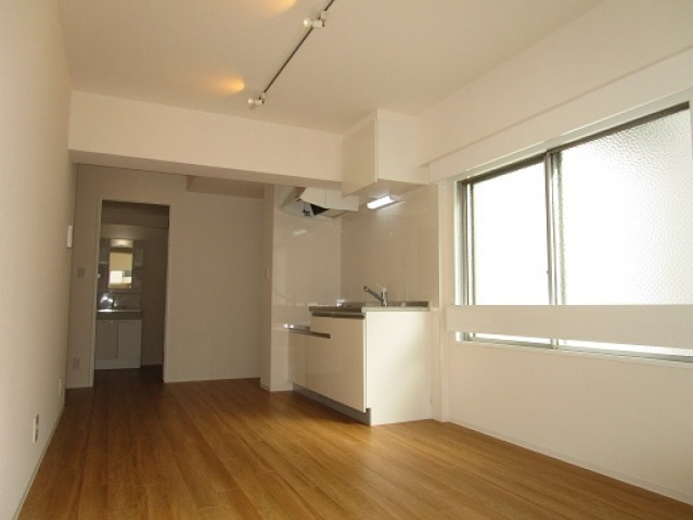 第2山長ビルの居間・リビング|居間です