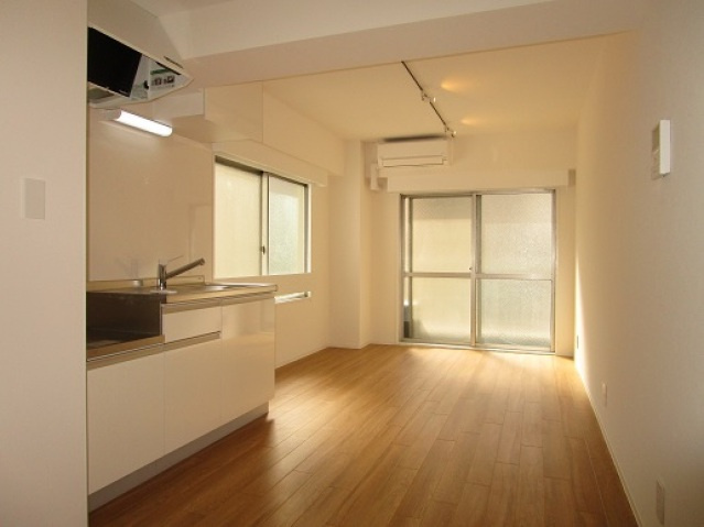 第2山長ビルの居間・リビング|ゆったり過ごせる居間です