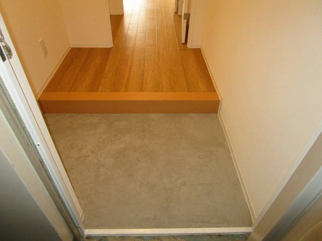 第2山長ビルの玄関|収納もある玄関です