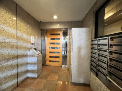 【エントランス】 | ガーラ駒沢大学