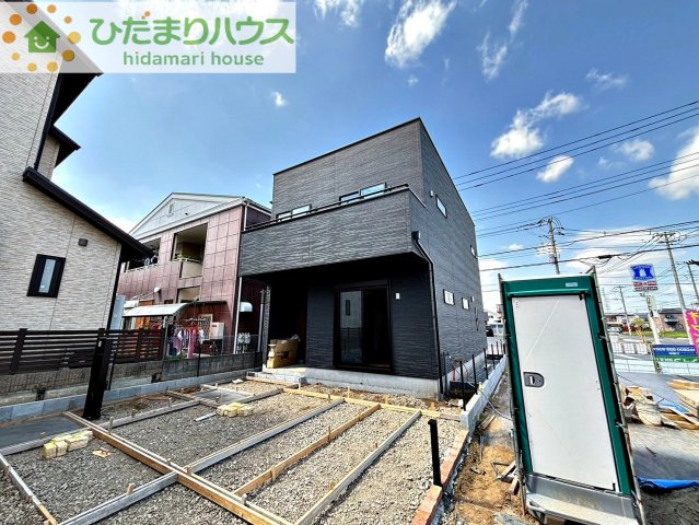 上尾市小泉8丁目　新築戸建　いろどりアイタウン01の前面道路含む現地写真