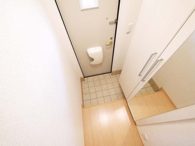 グランツ大和の玄関|収納もある玄関です