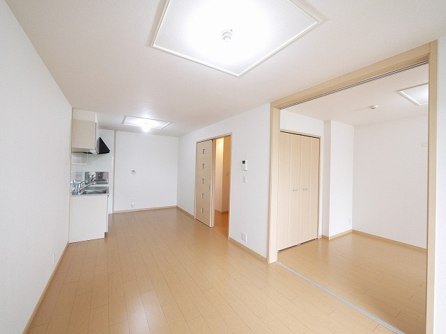 グランツ大和の居間・リビング|こちらの居間で趣味の時間をお楽しみください