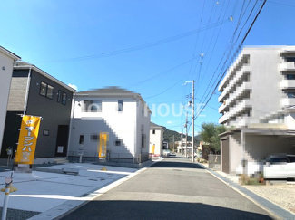 【前面道路含む現地写真】 | 前面道路含む現地写真です