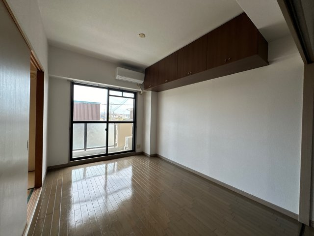 グローバル高田の寝室