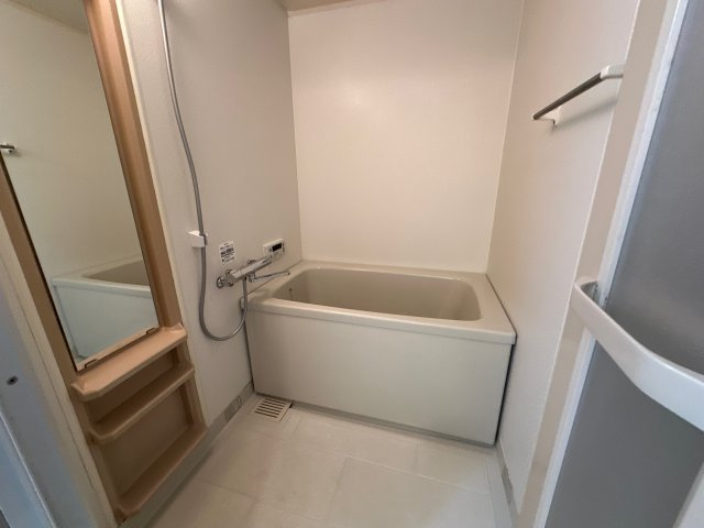 グローバル高田の浴室