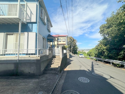 【前面道路含む現地写真】 | 厚木市三田1丁目 中古戸建