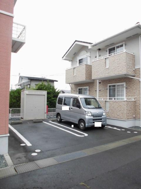 ノーブル・フォーシーズンAの駐車場
