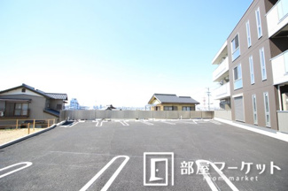 【駐車場】