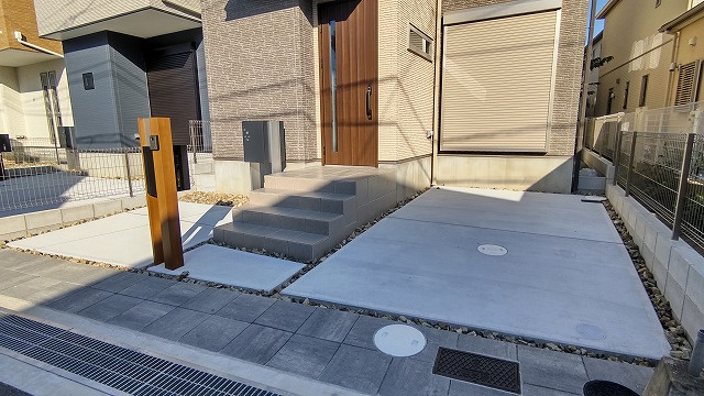 箕面市桜５丁目の新築一戸建の駐車場
