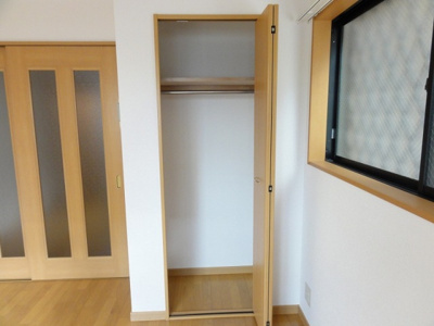 【収納】 | コンフォートベネフィス別府１ | 別号室の写真になります。現況優先。