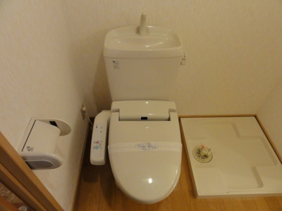 【トイレ】 | コンフォートベネフィス別府１ | 別号室の写真になります。現況優先。