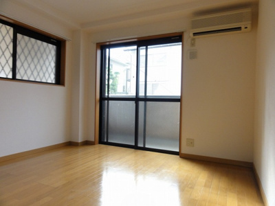 【バルコニー】 | コンフォートベネフィス別府１ | 別号室の写真になります。現況優先。