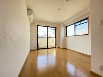 【洋室】 | コンフォートベネフィス平尾 | 別号室の写真になります。現況優先。