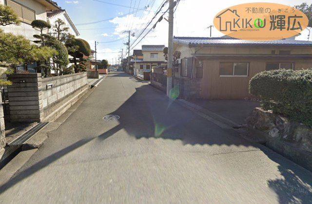加古川市東神吉町出河原　土地の周辺|前面道路は広々としておりますので、お車の運転が苦手な方でも安心ですね。