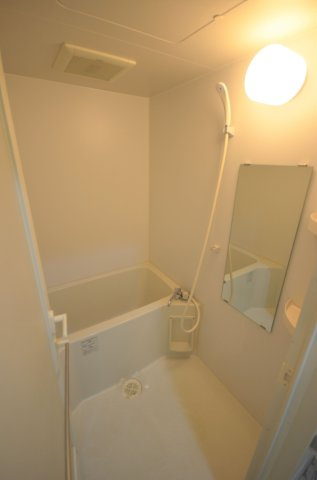 【浴室】 | エフパルク県庁前 | 別号室の写真になります。現況優先。
