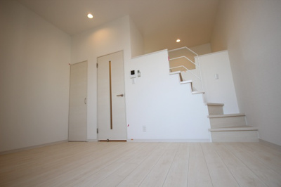 【居間・リビング】 | CB吉塚シャリオ | 別号室の写真になります。現況優先。