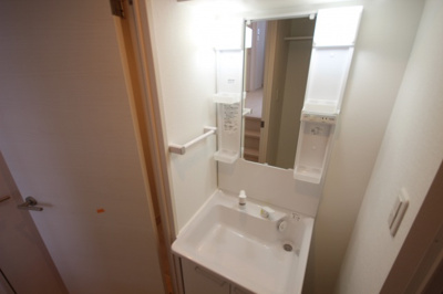 【独立洗面台】 | CB吉塚シャリオ | 別号室の写真になります。現況優先。