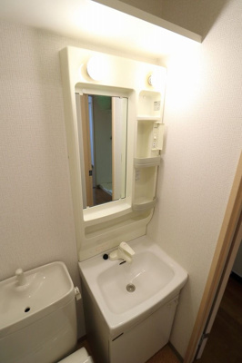 【洗面所】 | リファレンス博多駅前 | 別号室の写真になります。現況優先。