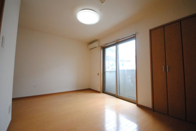 【居間・リビング】 | TYシャトレーⅡ | 別号室の写真になります。現況優先。