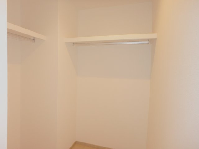 エルグランディA Ra Southの収納|大きなものも収納できそうです