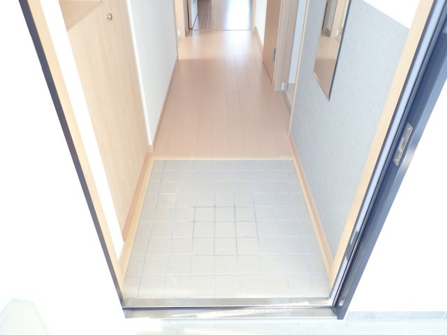 エルグランディA Ra Southの玄関|落ち着いた玄関です
