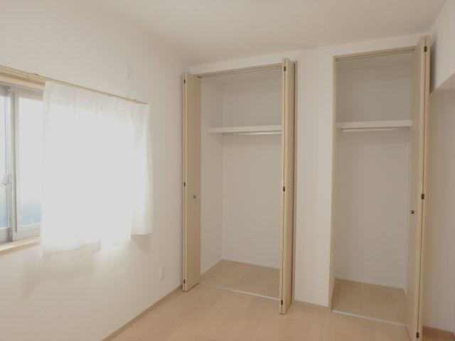 エルグランディA Ra Southの洋室|落ち着いた色調の洋室です