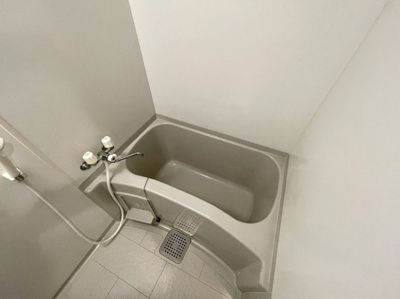 【浴室】 | アセットヒルズディアフィオーレ博多 | 別号室の写真になります。現況優先。