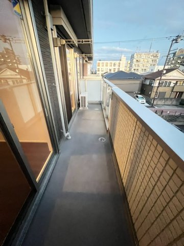 モナルダ東宮のバルコニー