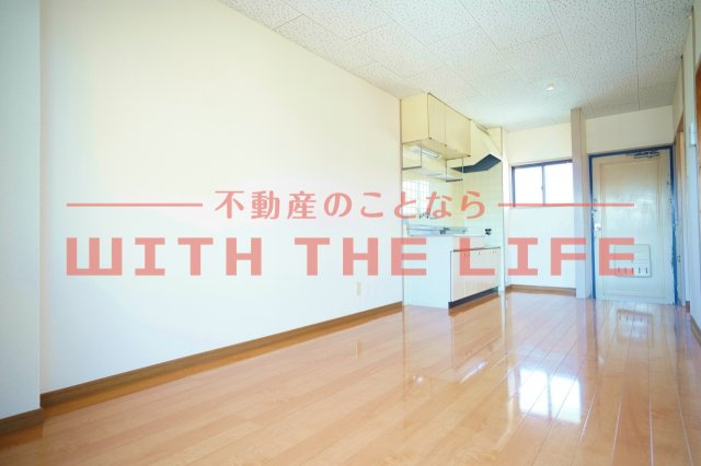 権藤ビル【キャッシュバック対象物件】の居間・リビング|使いやすいリビングです