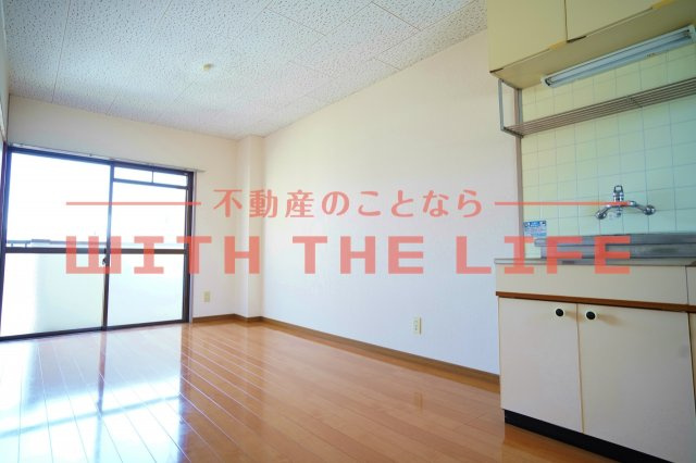 権藤ビル【キャッシュバック対象物件】の居間・リビング|居間です