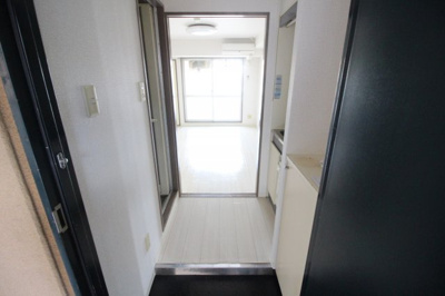 【玄関】 | メロディーハイム美章園 | シューズボックス付きの玄関です♪